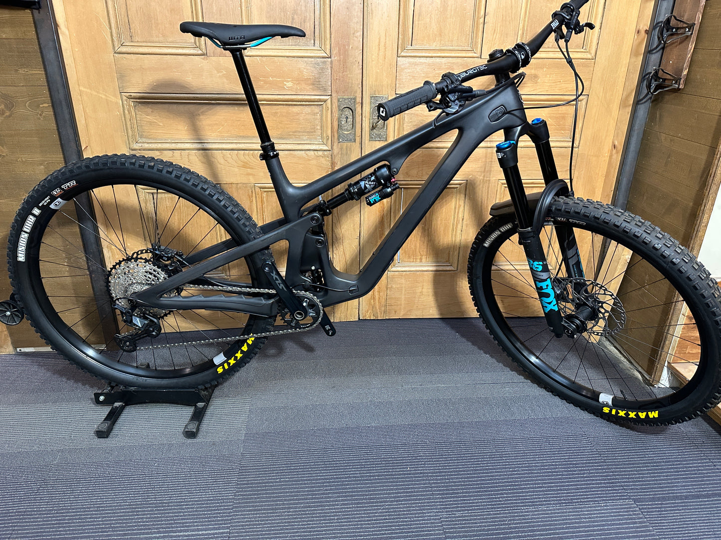 Yeti SB-140 Large